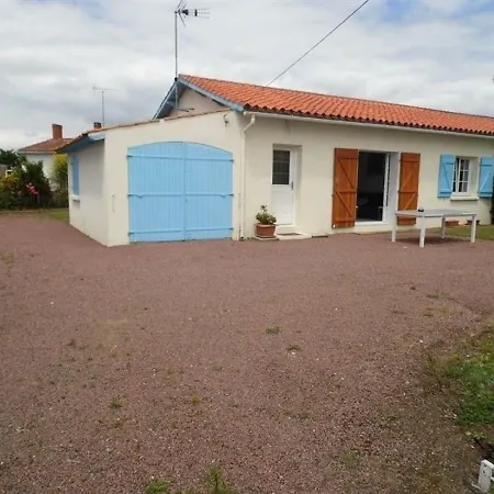 House Agreable Maison De Vacances En Plein Centre De Sur Mer 1 *